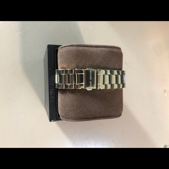 100% authentic Michael Kors Watch - Picture 3 of 5